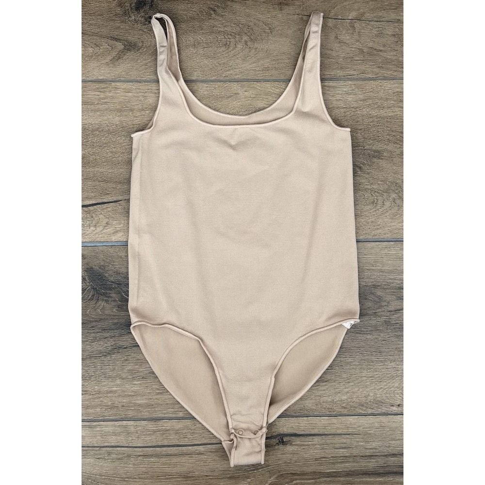 Skims Essential Bodysuit Size S/M Nude Beige Scoop Neck Sleeveless
